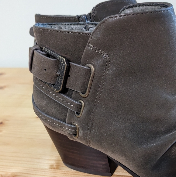 Bare Trap Reid Ankle Bootie Olive Green Side Zipper Heel Strap Metal Buckle - Picture 5 of 15